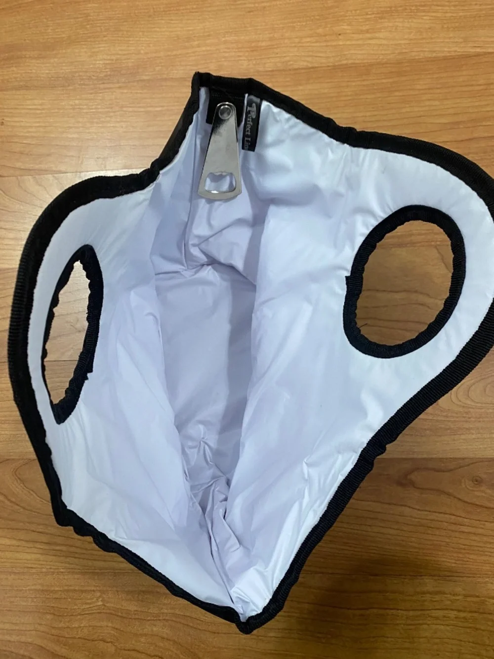 Argo Tea Cooler Bag with attached Bottle Opener (2)